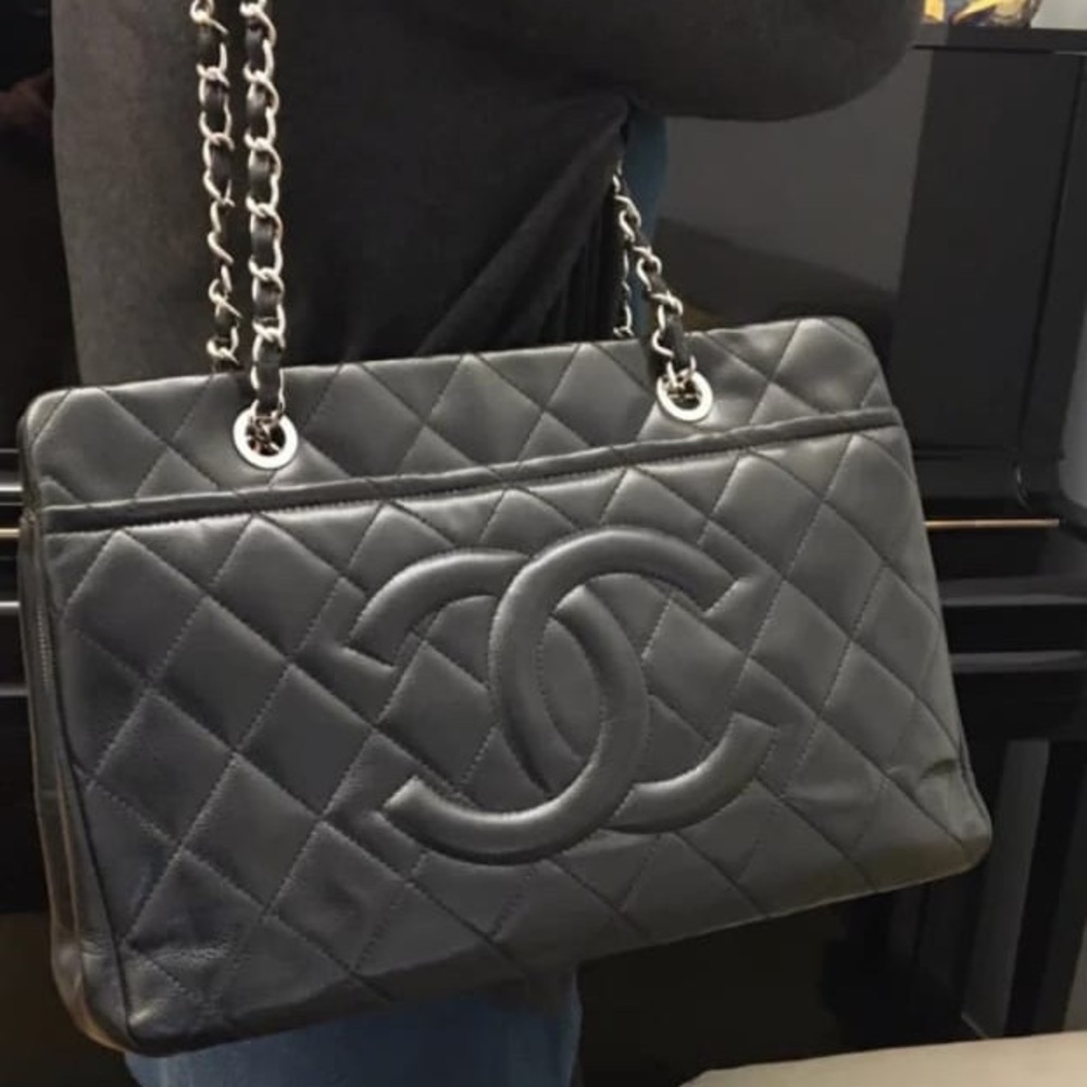 Chanel shopping bag